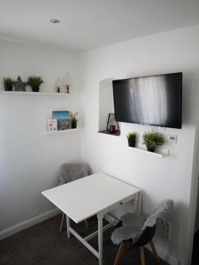 Gemuetliche 1 Zimmer Ferienwohnung Ludwigsburg Buitenkant foto